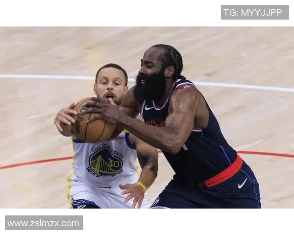 勇士与快船第五场激战回顾球员表现与战术分析全景呈现