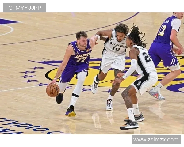 湖人季后赛对决马刺的历史回顾与精彩瞬间分析